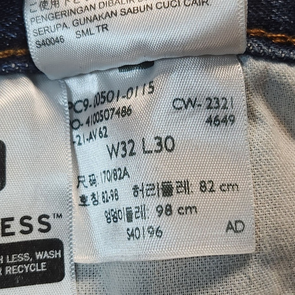 Levis 501 Jeans Mens 32x30 Blue Button Fly Straight Leg Denim Medium Wash - Picture 4 of 8